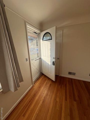 9918 Woodring Street, Livonia, MI 48150