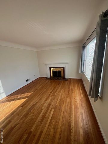 9918 Woodring Street, Livonia, MI 48150