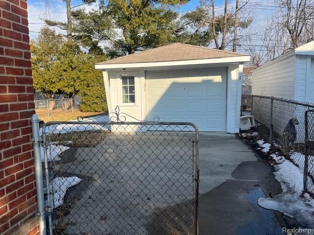 9918 Woodring Street, Livonia, MI 48150