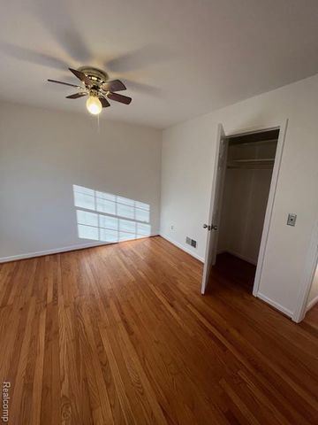 9918 Woodring Street, Livonia, MI 48150