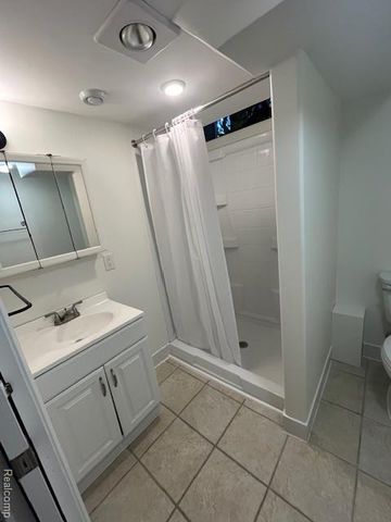 9918 Woodring Street, Livonia, MI 48150