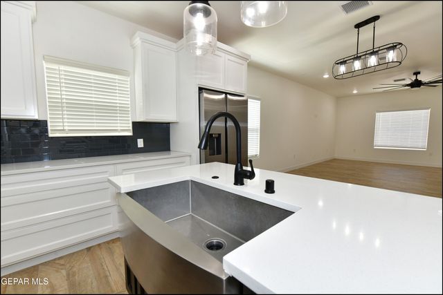 7913 MITZIE RAM Place, El Paso, TX 79904