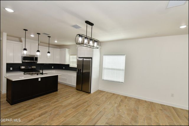 7913 MITZIE RAM Place, El Paso, TX 79904