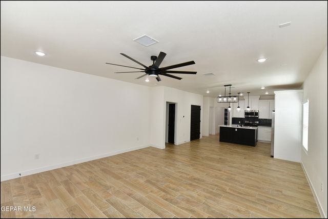 7913 MITZIE RAM Place, El Paso, TX 79904