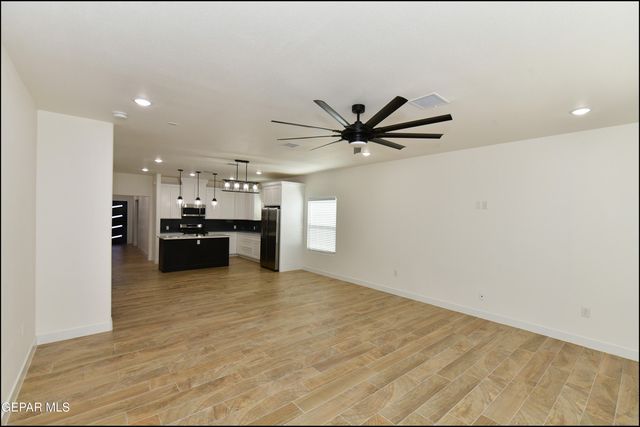 7913 MITZIE RAM Place, El Paso, TX 79904