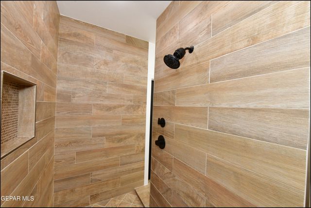 7913 MITZIE RAM Place, El Paso, TX 79904