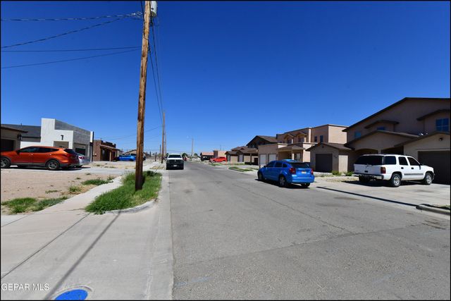 7913 MITZIE RAM Place, El Paso, TX 79904