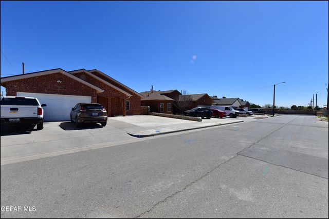 7913 MITZIE RAM Place, El Paso, TX 79904