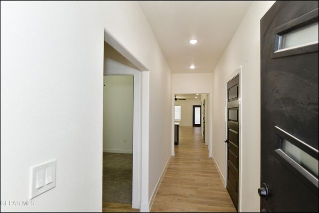 7913 MITZIE RAM Place, El Paso, TX 79904