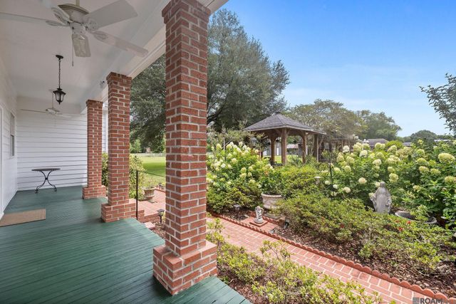 23316 Elberta Ln, Zachary, LA 70791