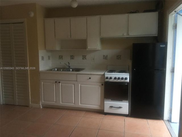320 NE 11th Ave 1, Boynton Beach, FL 33435