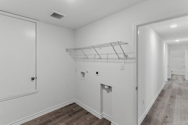 946 Bluegrass Pt, New Braunfels, TX 78130