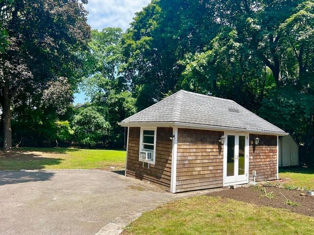 8A Mellon Rd, Wellesley, MA 02482