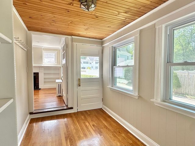 8A Mellon Rd, Wellesley, MA 02482