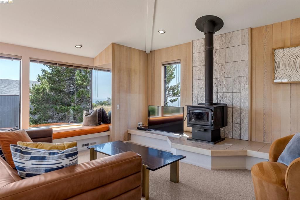 Image 23 of property listing at 186 Wild Moor Reach, The Sea Ranch, CA 95497