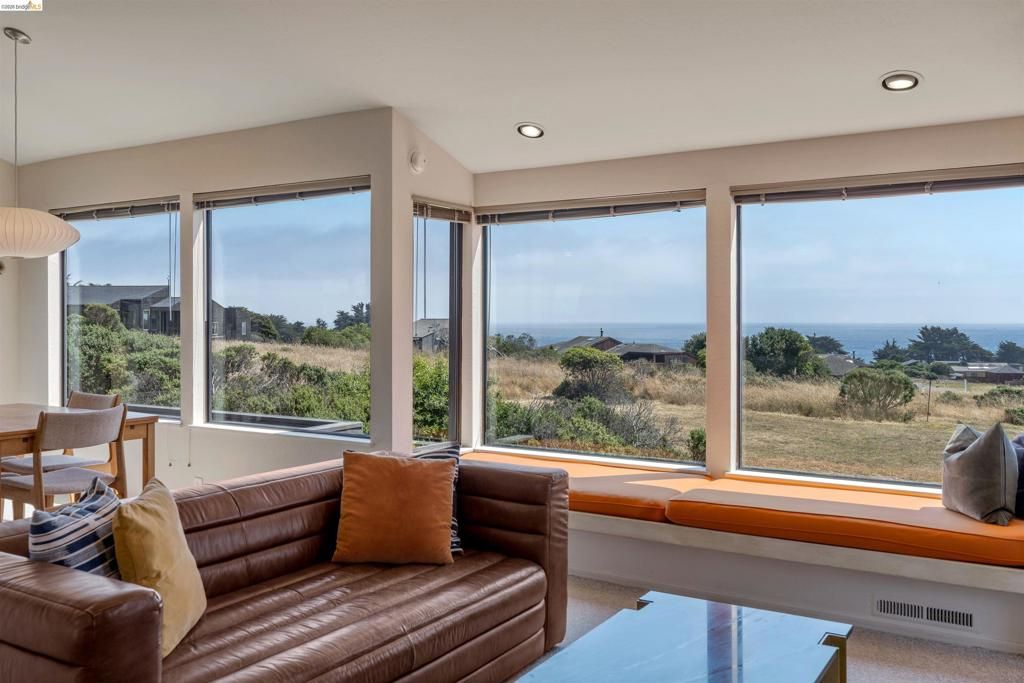 Image 8 of property listing at 186 Wild Moor Reach, The Sea Ranch, CA 95497