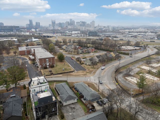 501B Meridian St, Nashville, TN 37207