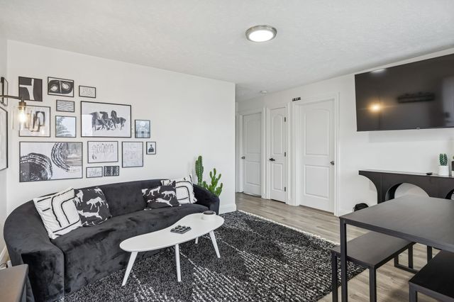 501B Meridian St, Nashville, TN 37207