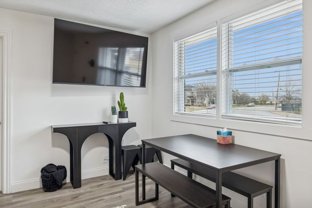 501B Meridian St, Nashville, TN 37207