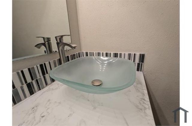 7200 W T C Jester Boulevard 203, Houston, TX 77088