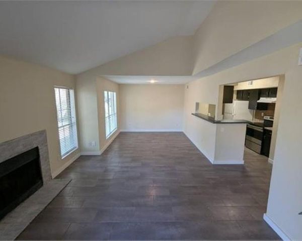 7200 W T C Jester Boulevard 203, Houston, TX 77088