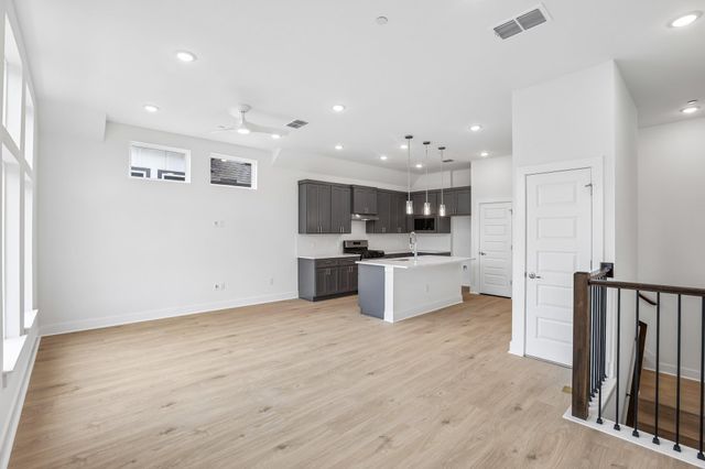 200 W 56th ST 1104, Austin, TX 78751