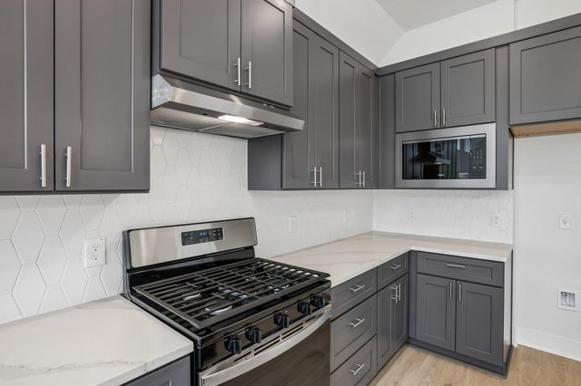 200 W 56th ST 1104, Austin, TX 78751