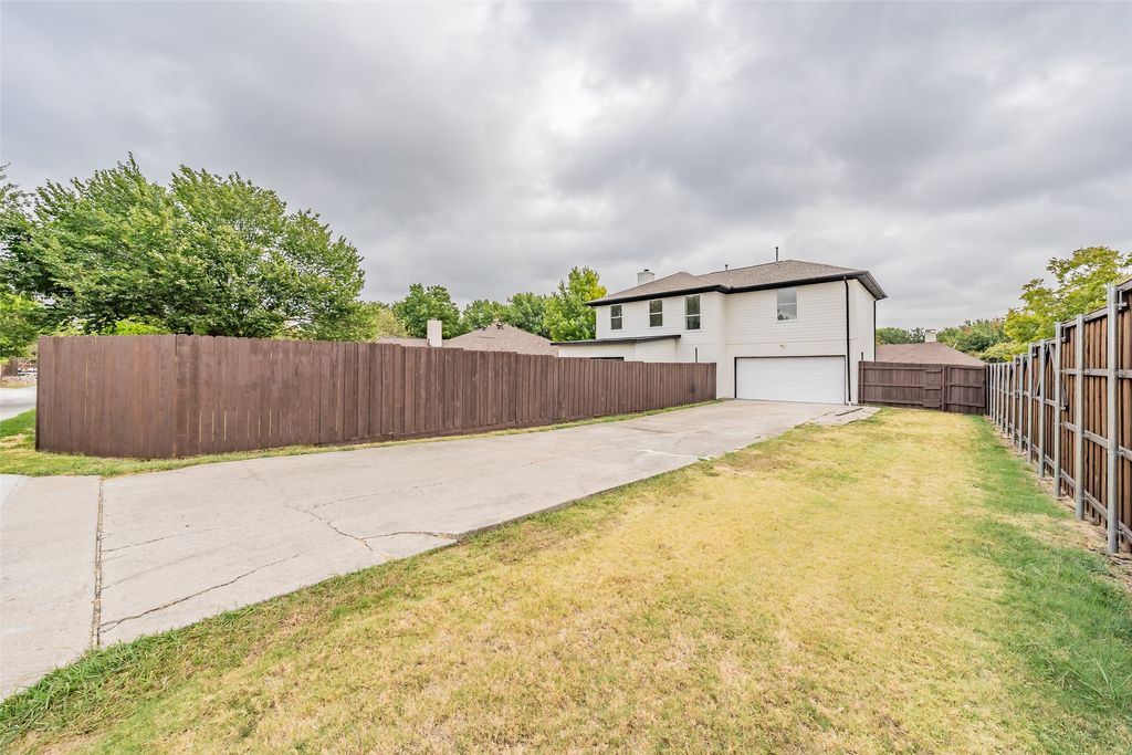 802 Azalia Drive, Lewisville, TX 75067 — photo 5