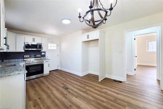 434 Oak Summit Road, Winston-salem, NC 27105