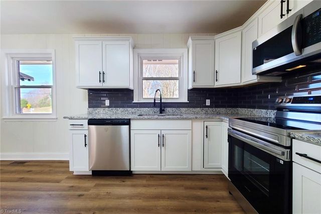 434 Oak Summit Road, Winston-salem, NC 27105