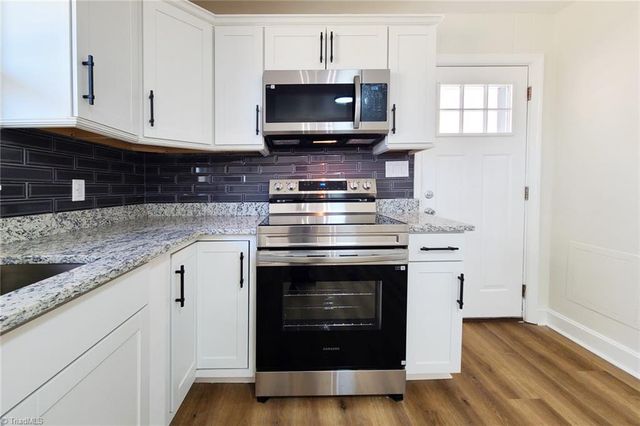 434 Oak Summit Road, Winston-salem, NC 27105