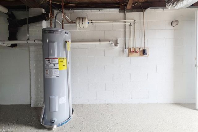 434 Oak Summit Road, Winston-salem, NC 27105