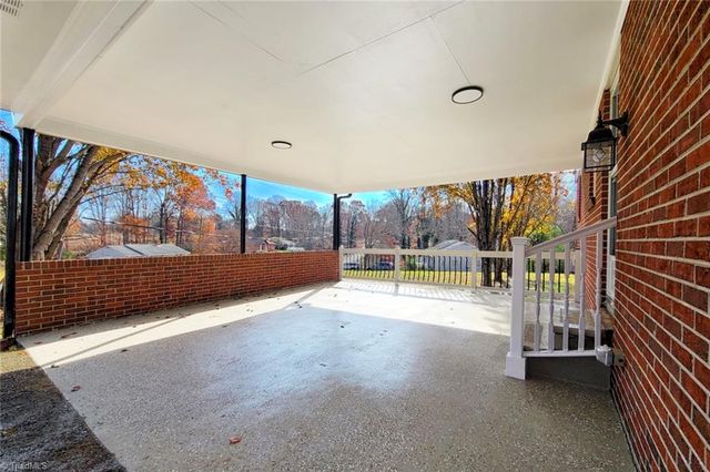 434 Oak Summit Road, Winston-salem, NC 27105