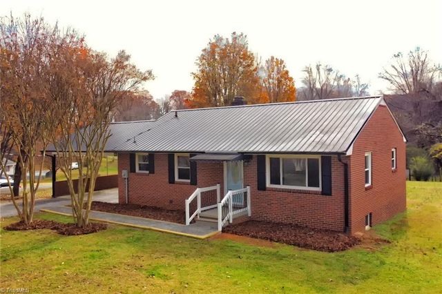 434 Oak Summit Road, Winston-salem, NC 27105