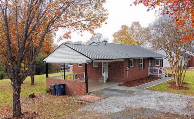 434 Oak Summit Road, Winston-salem, NC 27105