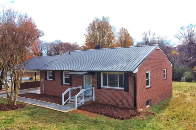 434 Oak Summit Road, Winston-salem, NC 27105