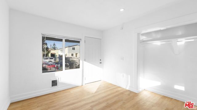 820 W 76th Street, Los Angeles, CA 90044