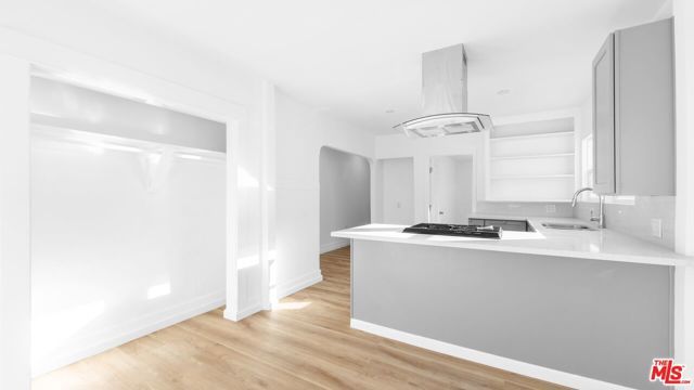 820 W 76th Street, Los Angeles, CA 90044