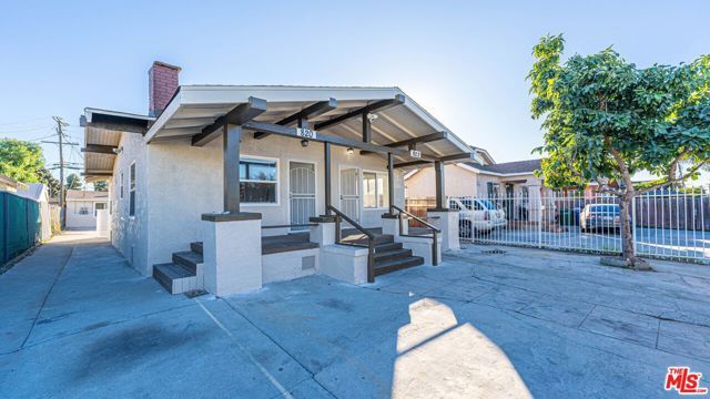 820 W 76th Street, Los Angeles, CA 90044