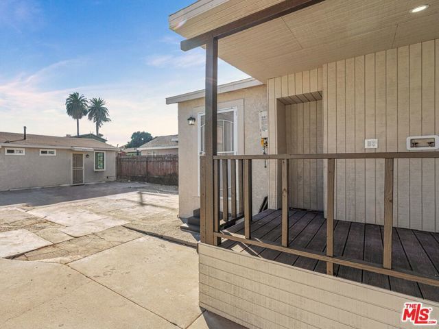 820 W 76th Street, Los Angeles, CA 90044