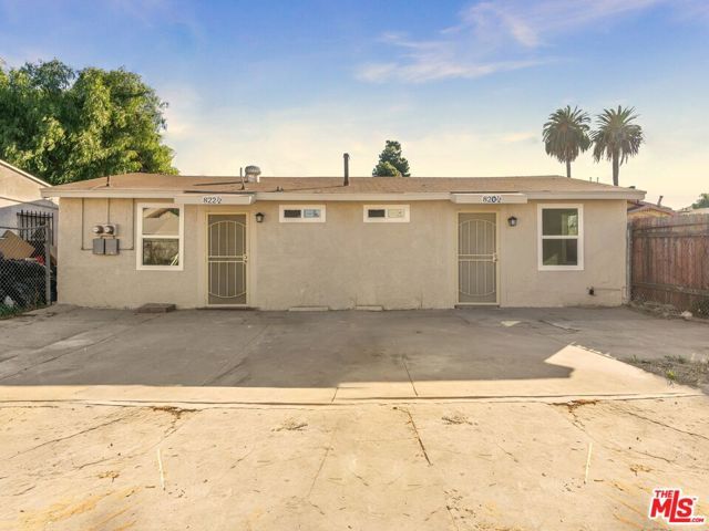 820 W 76th Street, Los Angeles, CA 90044