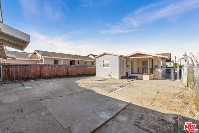 820 W 76th Street, Los Angeles, CA 90044