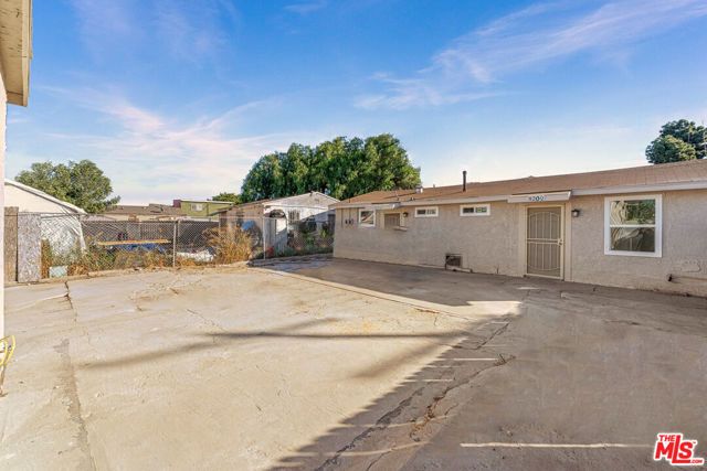 820 W 76th Street, Los Angeles, CA 90044