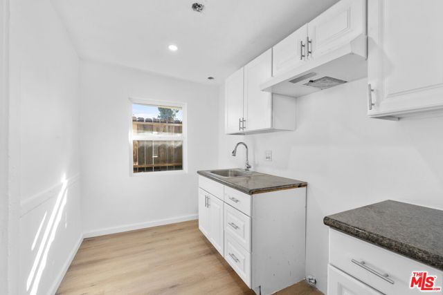 820 W 76th Street, Los Angeles, CA 90044