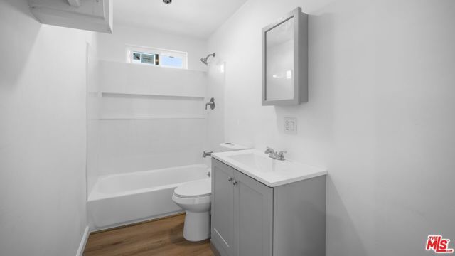 820 W 76th Street, Los Angeles, CA 90044