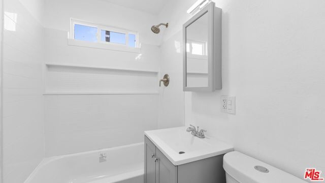 820 W 76th Street, Los Angeles, CA 90044