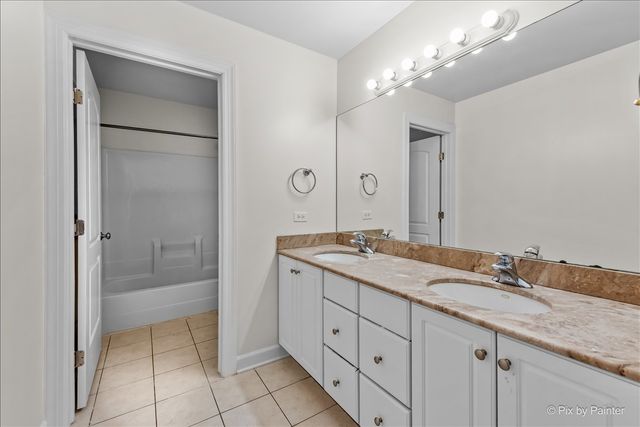 21428 W Crescent Drive, Mundelein, IL 60060