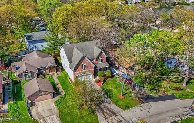 21428 W Crescent Drive, Mundelein, IL 60060