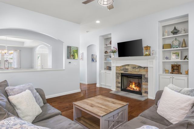3764 Maple Ridge Drive, Columbus, IN 47201