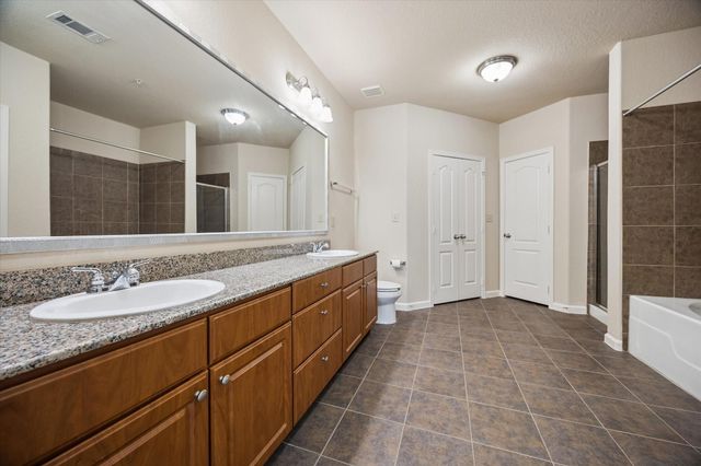 1711 Old Spanish Trail 202, Houston, TX 77054